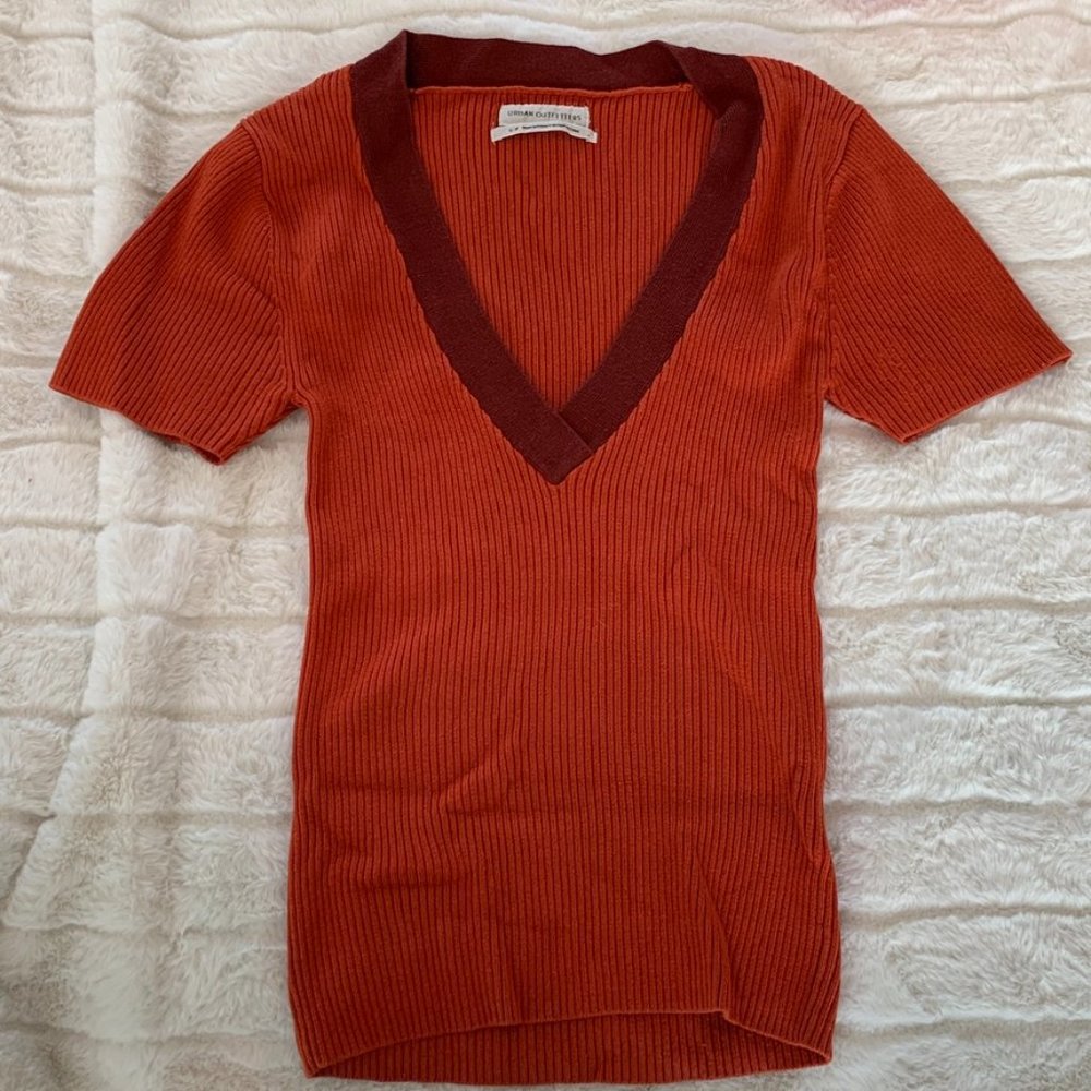 Urban Outfitters Burnt Orange V Neck Size S